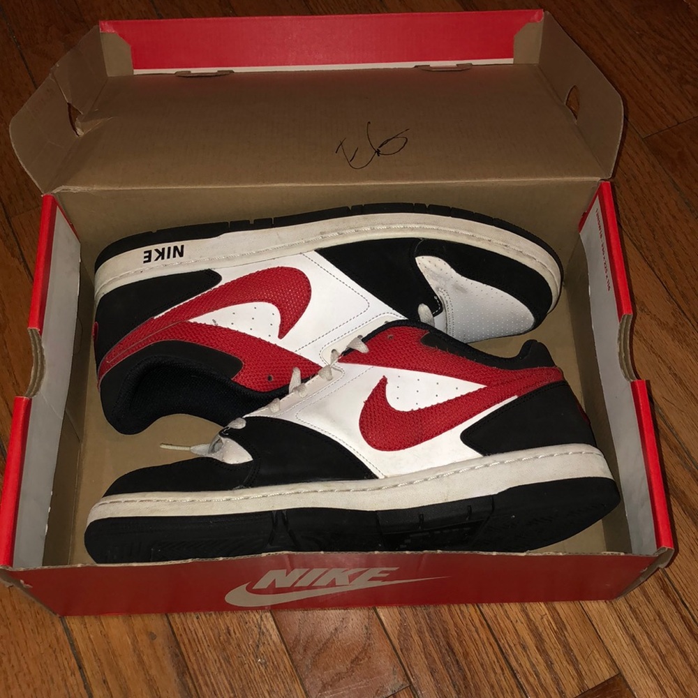 Nike prestige IV sneakers men’s 10.5